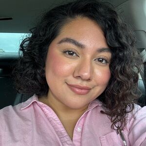 Meet your Posher, Stephania